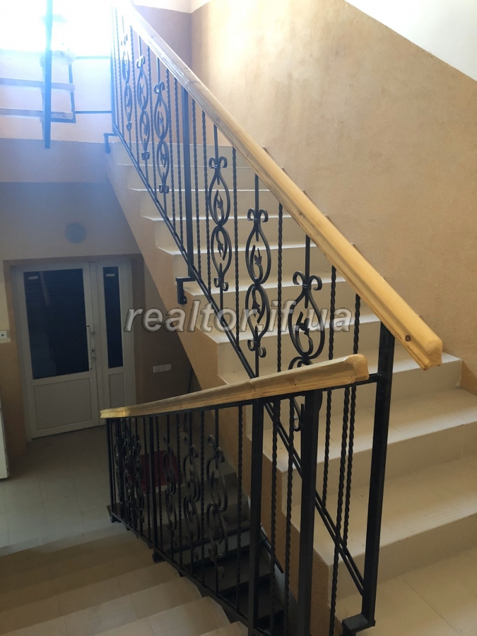 Zdayetsya_v_orendu_prymishchennya_pid_skla_ofis_abo_mahazyn_17295_7_1573137622.jpg