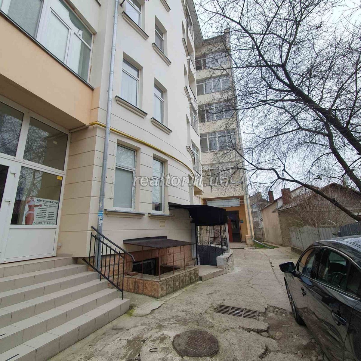 Zdayetsya_v_orendu_tsokolne_prymishchennya_roztashovane_u_dvori__22929_2_1710419428.jpeg