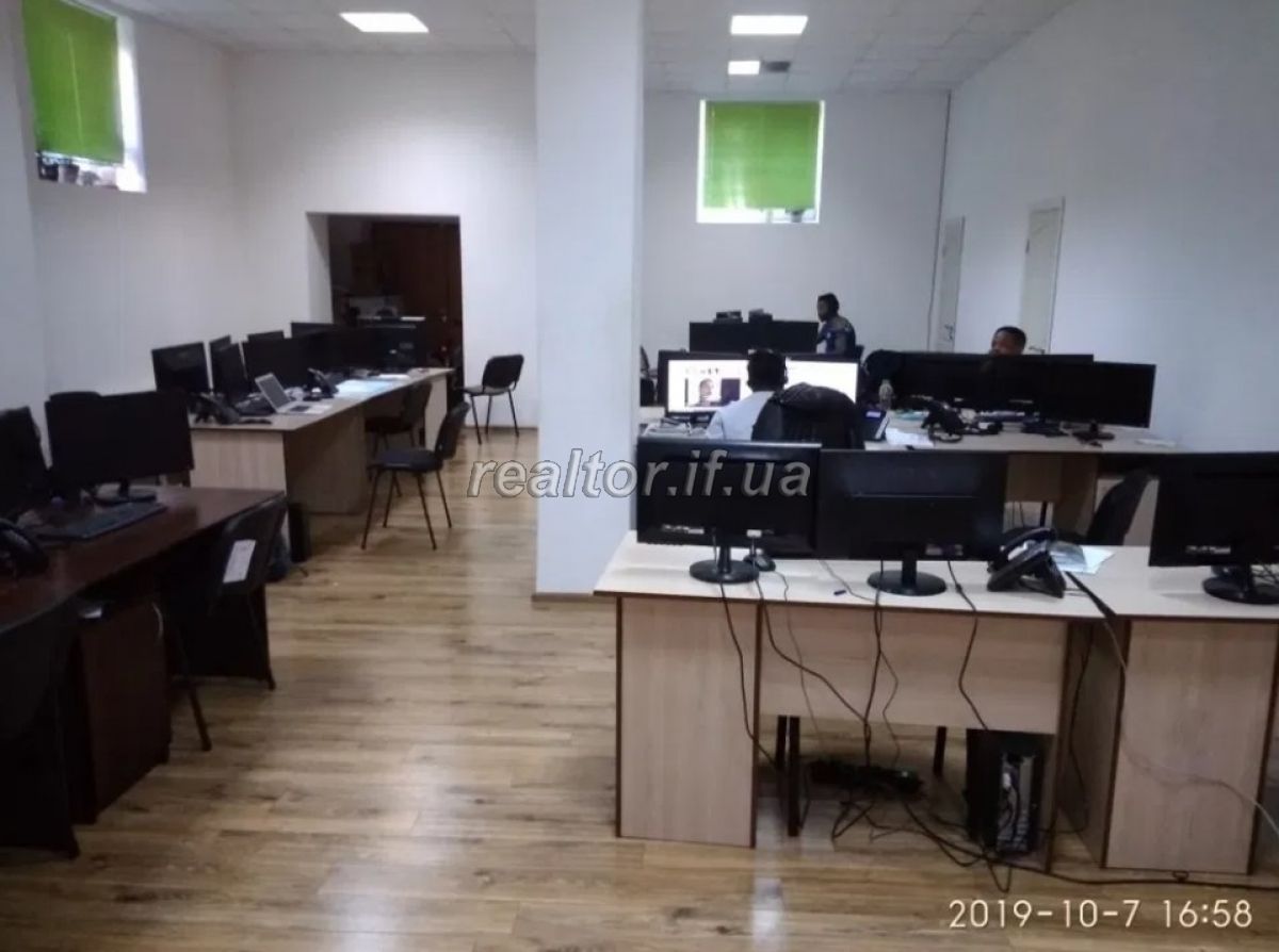 Zdayetsya_v_orendu_tsokolne_prymishchennya_v_samomu_tsentri_mista_20398_3_1624346583.jpeg
