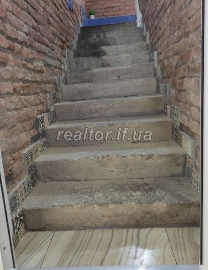 Zdayetsya_v_orendu_tsokolne_prymishchennya_z_krasyvym_remontom_po_vulytsi_Mazepy_20574_10_1627999345.jpeg