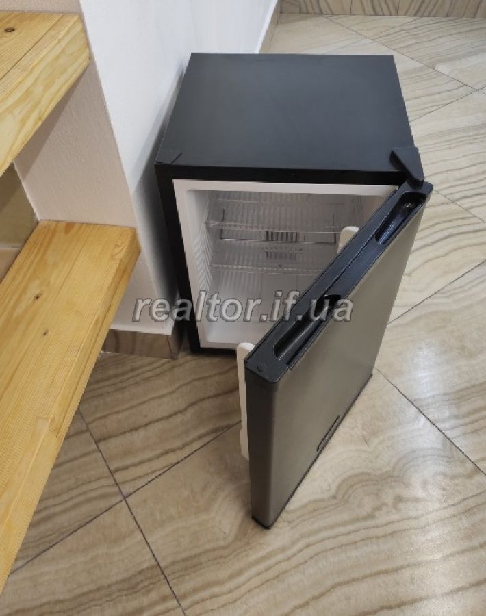 Zdayetsya_v_orendu_tsokolne_prymishchennya_z_krasyvym_remontom_po_vulytsi_Mazepy_20574_14_1627999345.jpeg