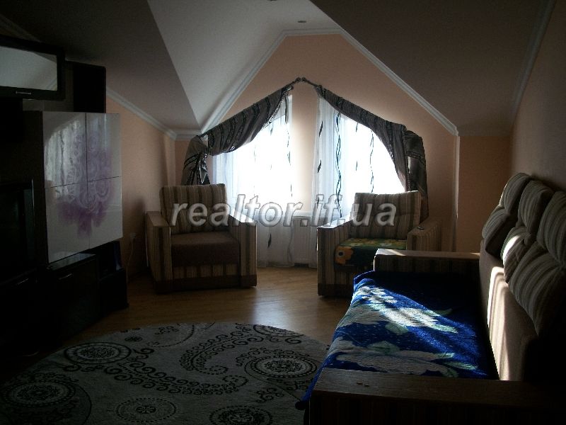 Zdayu_2-okh_kimnatnu_kvartyru_v_novobudovi_(mansarda)_5180_9_1383575307.jpg