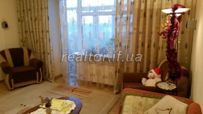 Zdayu_3-kh_kimnatnu_kvartyru_z_remontom_meblyamy_kholodylnyk_pralna_mashyna_provedenyi_internet_ta_Wi-Fi_syhnalizatsiya_Kvartyra_v_khoroshomu_stani_M_Ivano_Frankivsk_Pd_Bulvar_6_poverkh_ye_lift_12181_13_1481565091.jpg