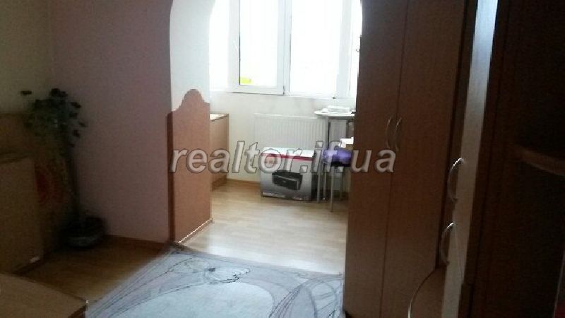 Zdayu_3-kh_kimnatnu_kvartyru_z_remontom_meblyamy_kholodylnyk_pralna_mashyna_provedenyi_internet_ta_Wi-Fi_syhnalizatsiya_Kvartyra_v_khoroshomu_stani_M_Ivano_Frankivsk_Pd_Bulvar_6_poverkh_ye_lift_12181_15_1481565091.jpg