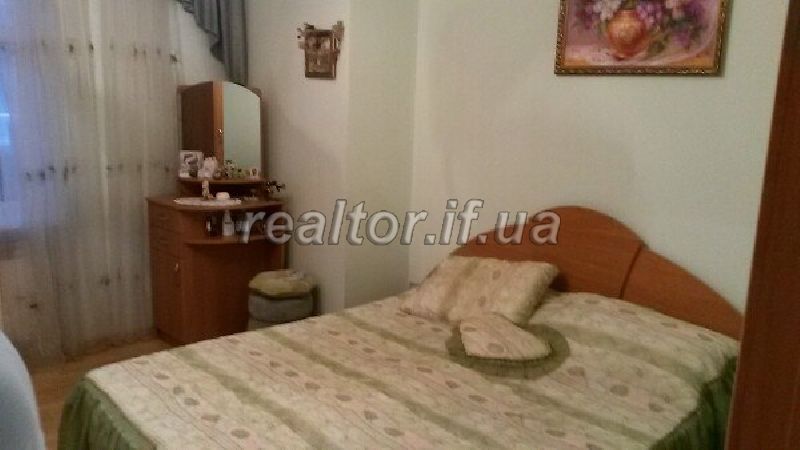 Zdayu_3-kh_kimnatnu_kvartyru_z_remontom_meblyamy_kholodylnyk_pralna_mashyna_provedenyi_internet_ta_Wi-Fi_syhnalizatsiya_Kvartyra_v_khoroshomu_stani_M_Ivano_Frankivsk_Pd_Bulvar_6_poverkh_ye_lift_12181_16_1481565091.jpg