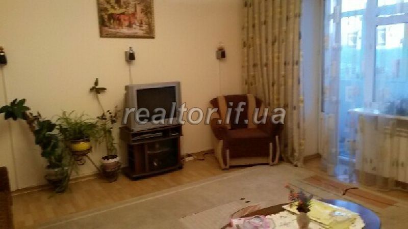 Zdayu_3-kh_kimnatnu_kvartyru_z_remontom_meblyamy_kholodylnyk_pralna_mashyna_provedenyi_internet_ta_Wi-Fi_syhnalizatsiya_Kvartyra_v_khoroshomu_stani_M_Ivano_Frankivsk_Pd_Bulvar_6_poverkh_ye_lift_12181_20_1481565091.jpg