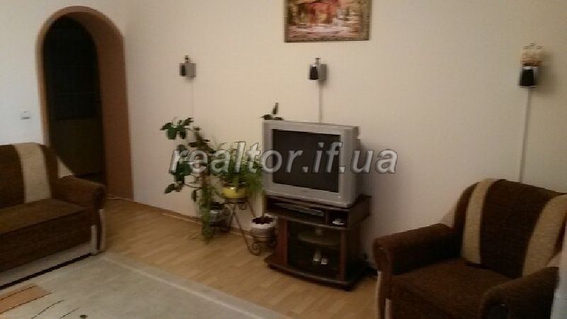 Zdayu_3-kh_kimnatnu_kvartyru_z_remontom_meblyamy_kholodylnyk_pralna_mashyna_provedenyi_internet_ta_Wi-Fi_syhnalizatsiya_Kvartyra_v_khoroshomu_stani_M_Ivano_Frankivsk_Pd_Bulvar_6_poverkh_ye_lift_12181_8_1481565091.jpg
