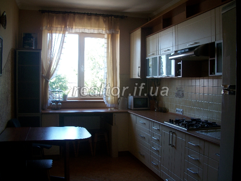 Zdayu_kvartyru_v_tsentri_v_novobudoviOrenda_kvartyr_z_yevroremontom_4947_3_1378802283.jpg