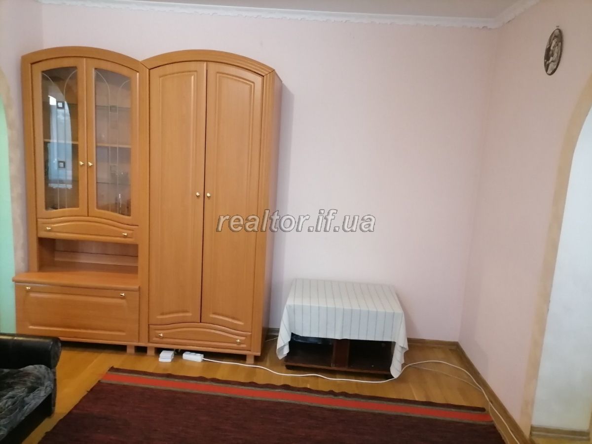 Здаю в оренду однокімнатну супер квартиру в центрі міста по вулиці Івана-Павла