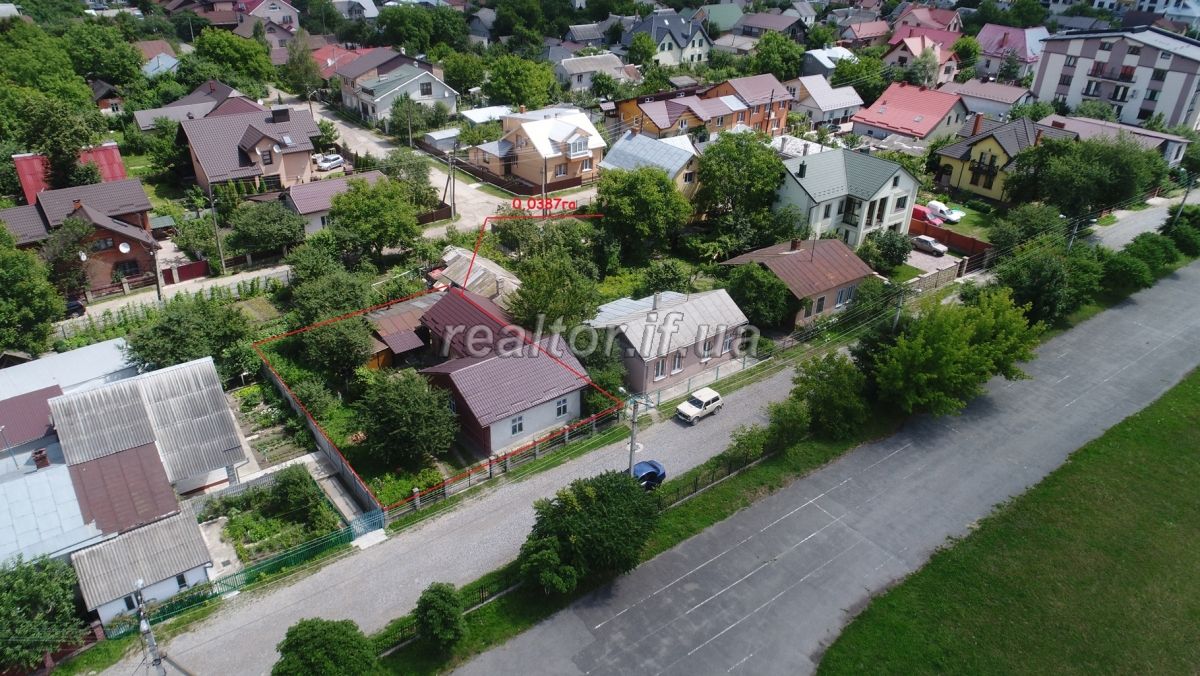 Zemelna_dilyanka_v_tsentralnii_chastyni_mista_z_zhylym_budynkom_16618_2_1562942333.jpg