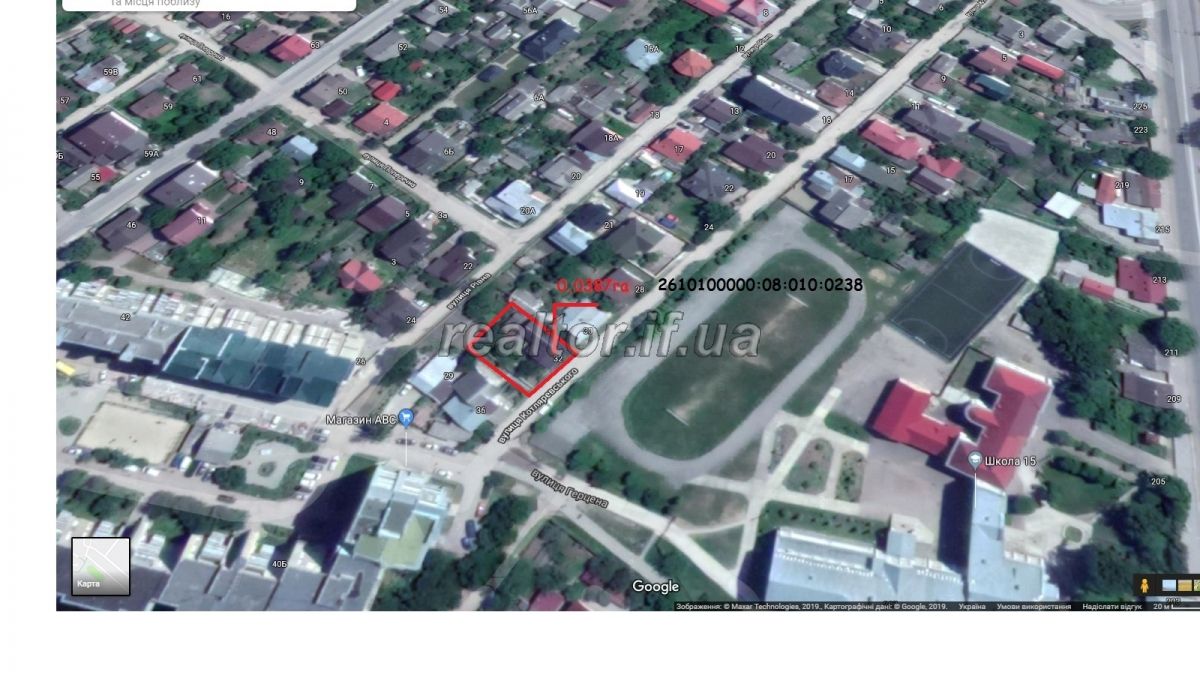 Zemelna_dilyanka_v_tsentralnii_chastyni_mista_z_zhylym_budynkom_16618_4_1562323060.jpg