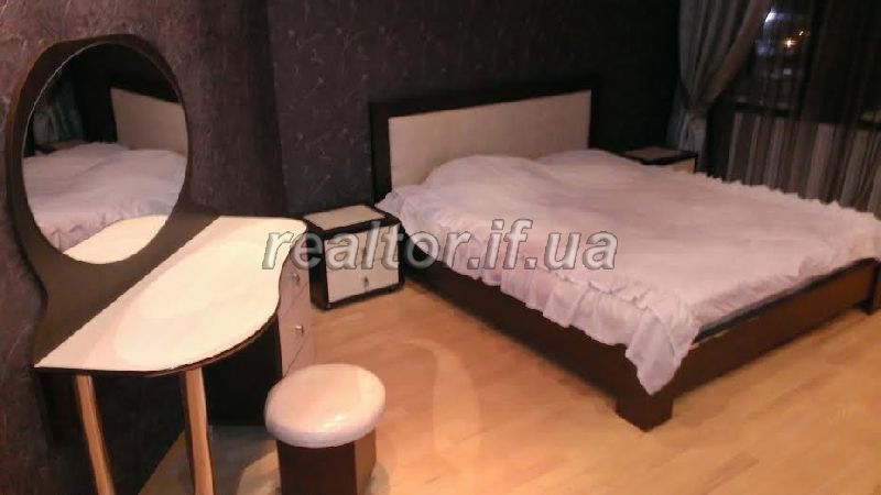 dvorivneva_kvartyra_v_raioni_mahazynu_Svit_keramiky_po_vulytsi_Nadrichna_6829_4_1410526804.jpg