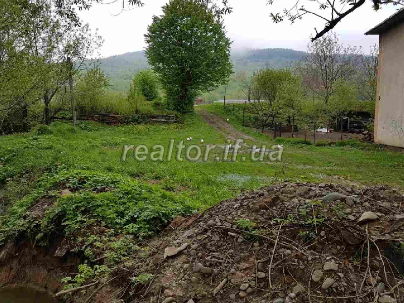 m_Yaremche_prodazh_prymishchennya_iz_zemelnoyu_dilyankoyu_13179_13_1494424250.jpg