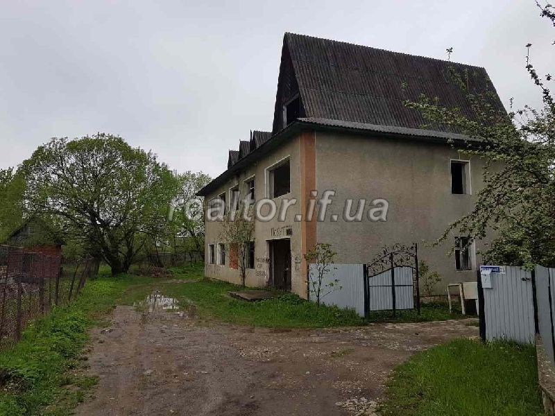 m_Yaremche_prodazh_prymishchennya_iz_zemelnoyu_dilyankoyu_13179_31_1494424251.jpg