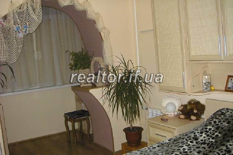orenda_kvartyr_v_Iv-Frankivsku_v_tsentri_z_yevroremontom_4402_11_1373025079.jpg