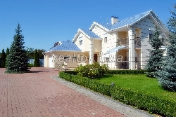 No commission! Luxury villa with a summer house in New Petrovac.