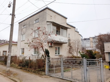 House in the central part of the city. Sale or exchange.