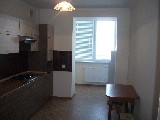 Mieten Sie eine Wohnung mit einer Garage auf der Straße Handwerk