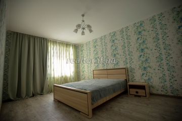 Schöne Wohnung in einem Neubau an der Straße Tselevicha