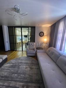 Die ideale Unterkunft für eine Familie ist eine Vierzimmerwohnung in Vovchinetskaya