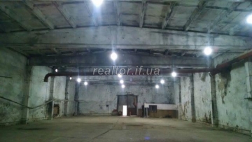 Warehouse rental without ramp