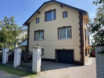 Mansion good location near the airport