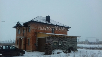 Die Villa befindet sich im Roggenstaat, 1 km vom Villa Park entfernt
