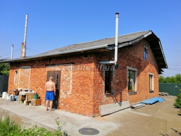 Ich werde das Haus mit unvollendeter Reparatur in Tysmenytsia verkaufen