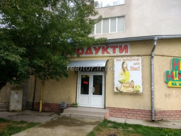 Commercial space for sale in the sleeping area of the city is for sale