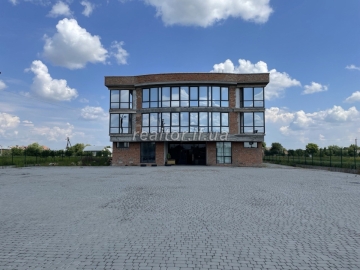 Продається нежитлове комерційне приміщення біля Івано-Франківська