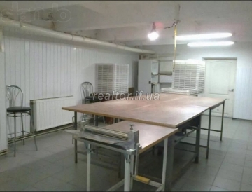 The premises for production, office and warehouse on Sukhomlinsky Street are for sale