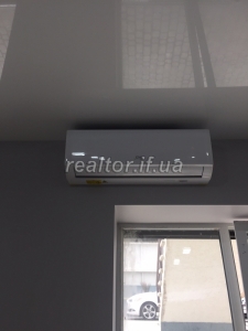 Premises for sale in an elite newly renovated building
