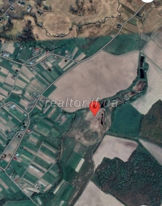 A plot of land with an area of 3.2 hectares is for sale
