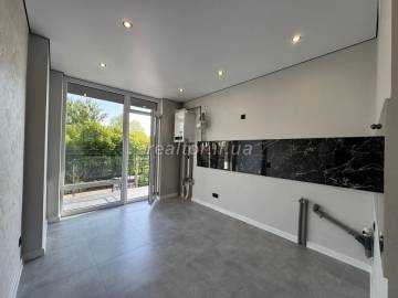Zu verkaufen 1-Zimmer-Wohnung mit Renovierung in der Wohnanlage IQ House