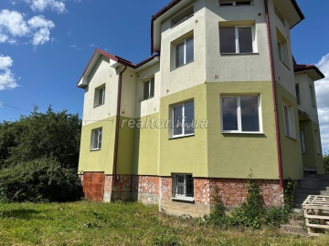 House for sale in a cozy location in the city in the garden society 
