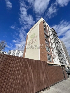 Продаж квартири готової до ремонту у зданій новобудові по вулиці Макогона