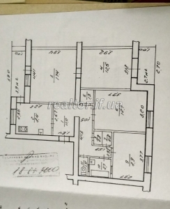 Sale of an apartment with the possibility of transfer to a commercial premises