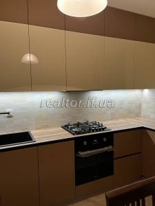 Продаж квартири з ремонтом, меблями та технікою в новобудові по вулиці Стуса