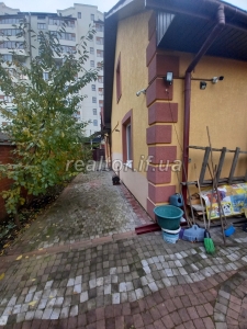 Sale of a renovated semi-detached house in the center of Ivano-Frankivsk
