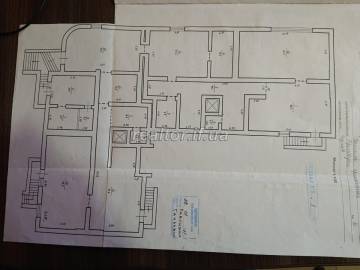 Premises for sale on Trolleybusna Street, semi-basement under repair
