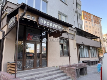 Продаж приміщення в прохідному місці міста Івано-Франківськ під продуктовий магазин