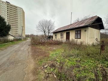 Продажа земельного участка в городе с городскими коммуникациями