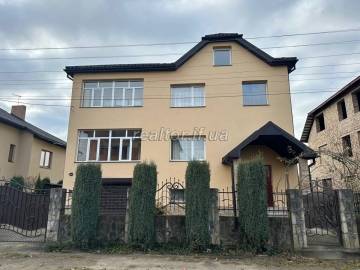 Продажа особняка в селе Криховцы рядом с Ивано-Франковском