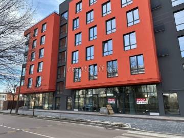 Geräumige Wohnung in einem Club-Flachbau-Mietgebäude