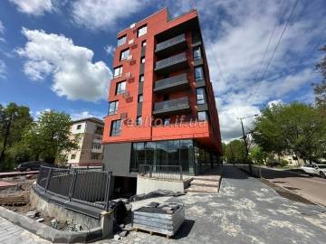 Geräumige Wohnung in einem Club-Flachbau-Mietgebäude