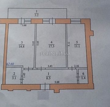 Anders als dringend zu verkaufen billige Wohnung mit Garage in den Neubau von Gebäuden. Dokumente.