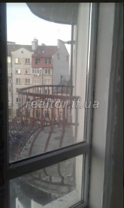 Dringend verkaufe ich die Wohnung roh in einem gemieteten Gebäude im Independence Street Distrikt von Maizli
