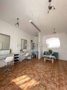 Urgent sale of free-purpose premises on Vovchynetska Street