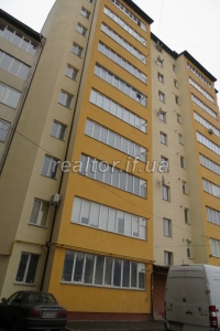 Велика квартира недалеко від центру міста