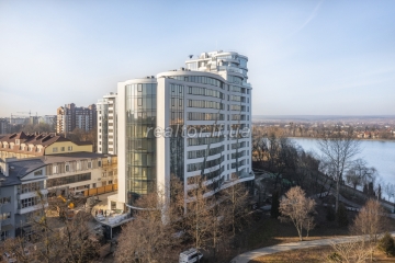 Rent an elite apartment in the residential complex Hydropark near the city lake